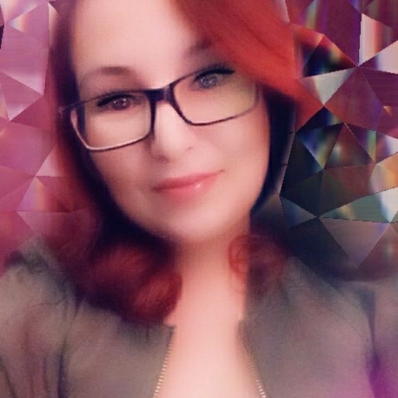 Meet your Posher, Amy - Picture 1 of 1